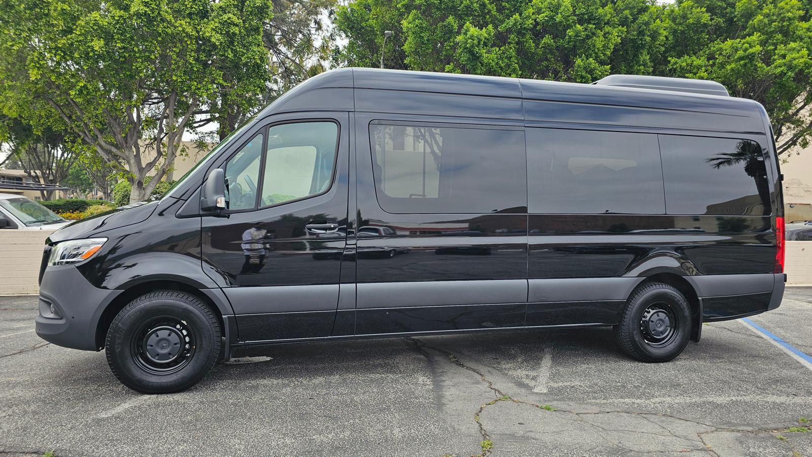 MERCEDEZ-BENZ SPRINTER 2500 14 PASSENGER Image 56